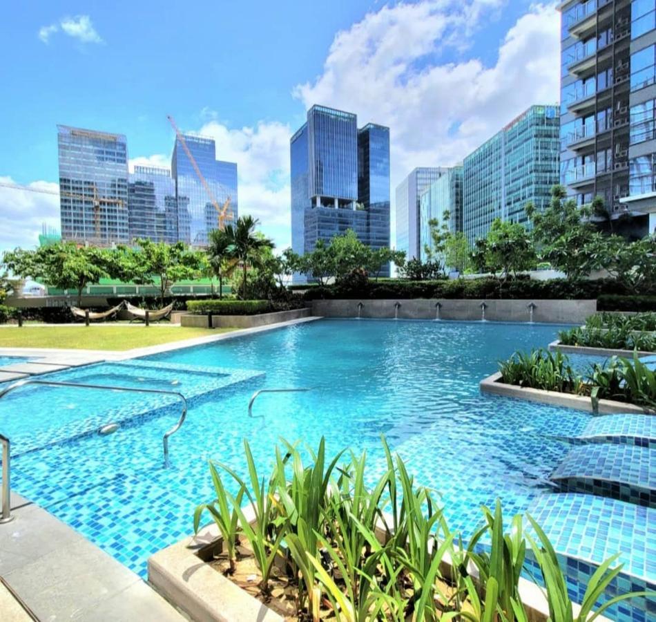 טאגיג Uptown Parksuites Tower 1 Bgc מראה חיצוני תמונה
